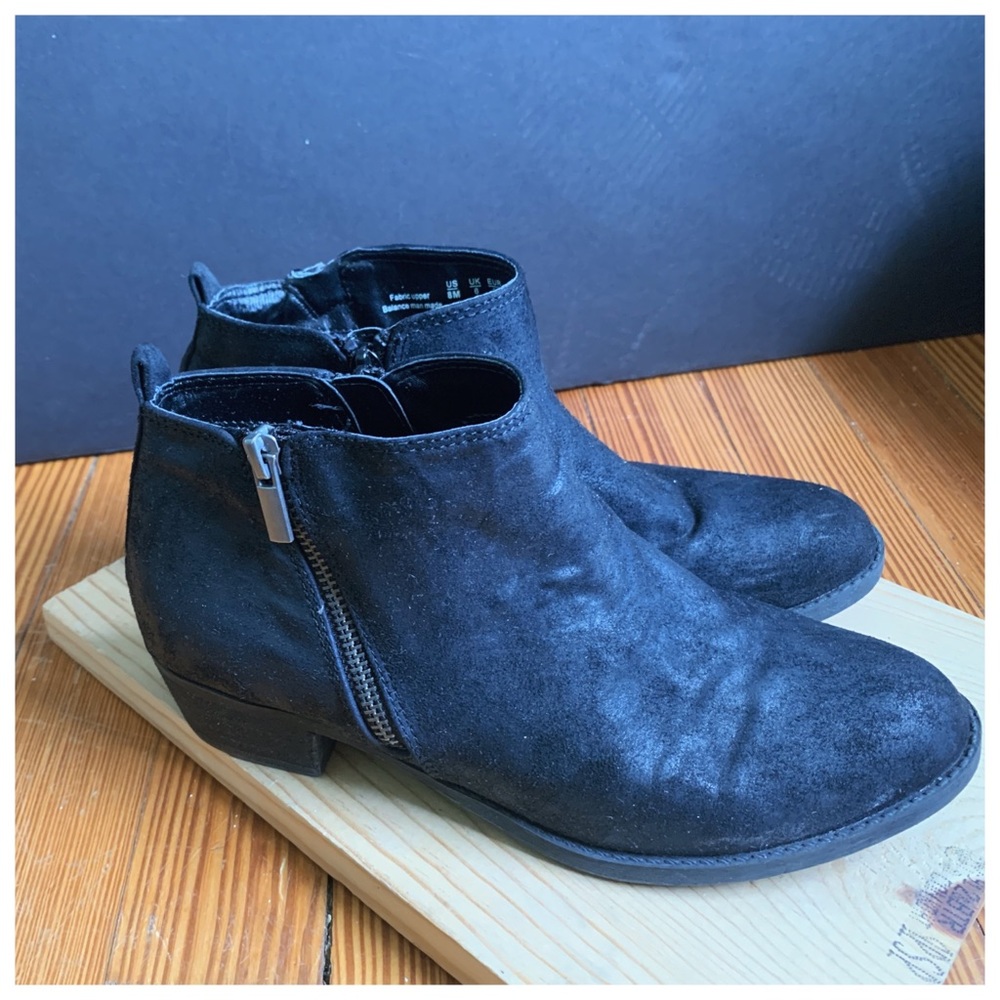 Carlos Santana Black Ankle Zipper Booties